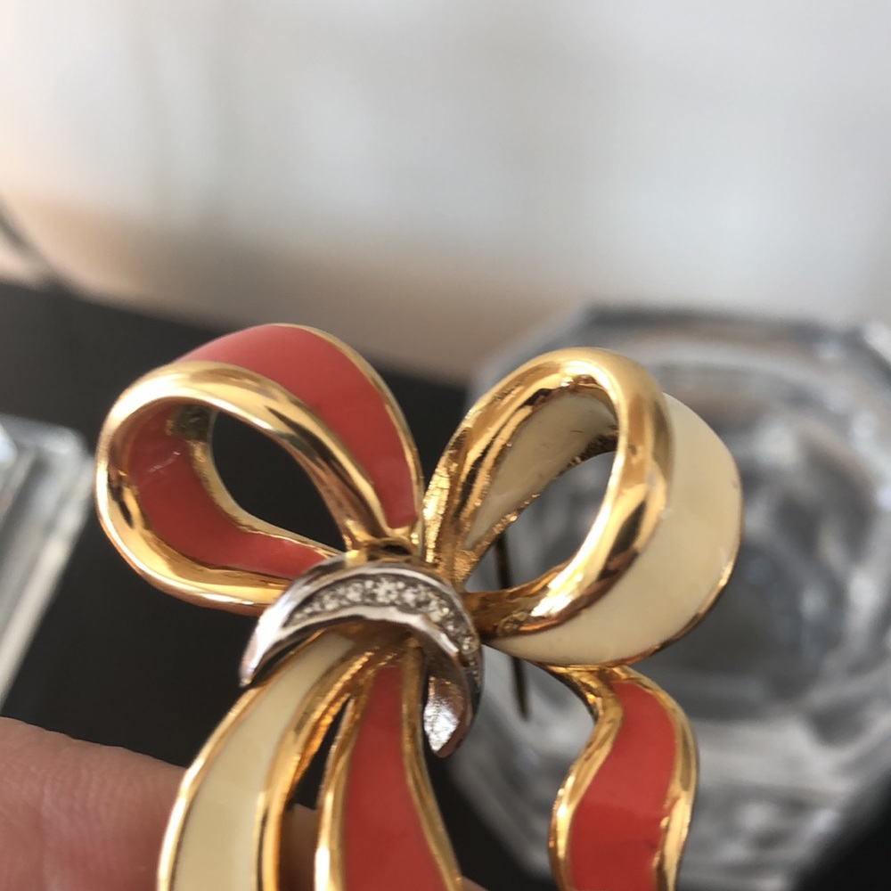 Signed Rhinestone & Enamel Brooch - Picture 7 of 7